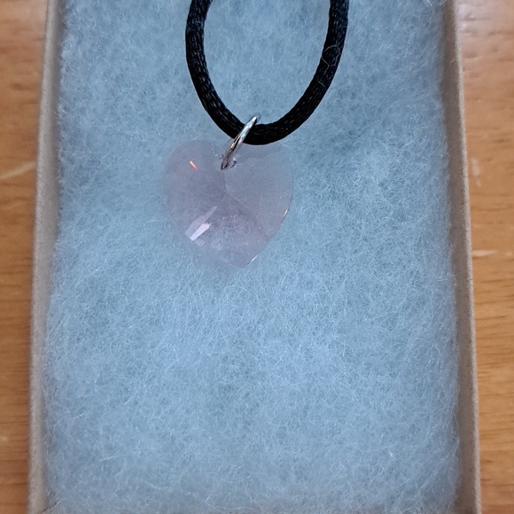 Morning Violet Crystal Heart Necklace - Picture 3 of 6